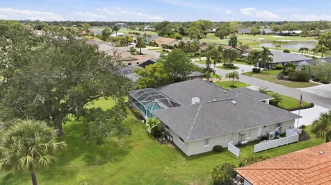 3900 Torrey Pines Boulevard Sarasota FL 34238