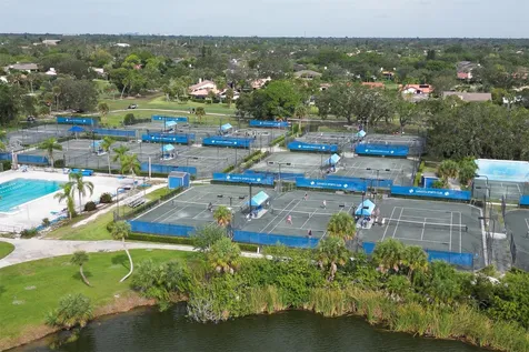 3900 Torrey Pines Boulevard Sarasota FL 34238