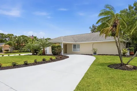 3900 Torrey Pines Boulevard Sarasota FL 34238