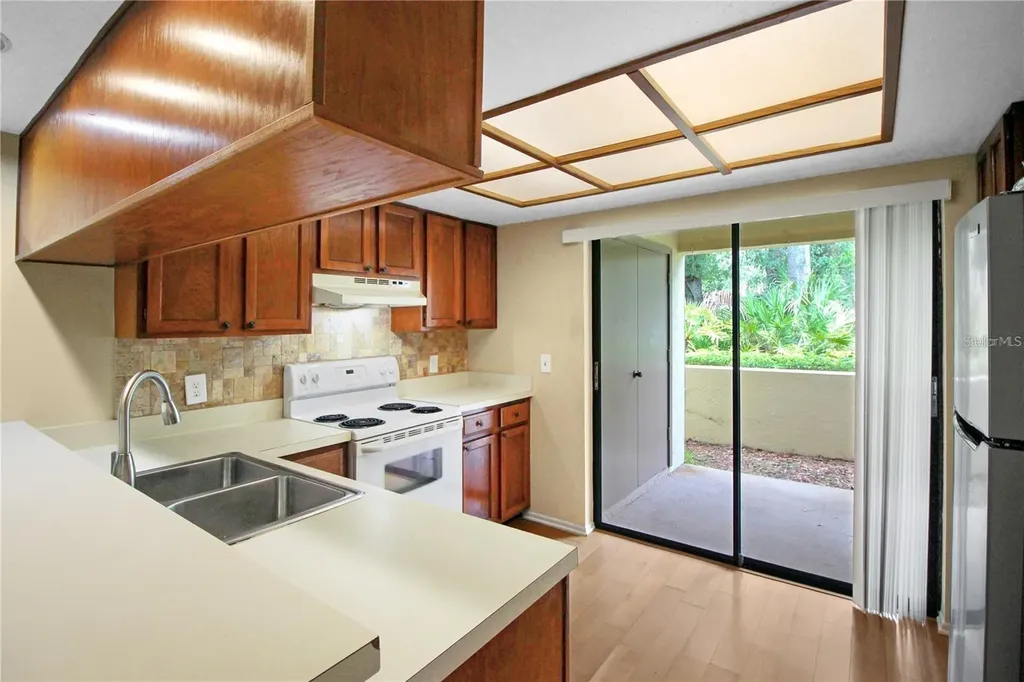 135 Woodlake Wynde Oldsmar FL 34677