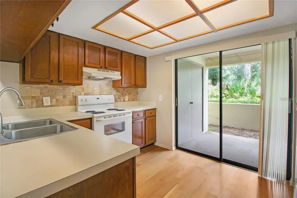 135 Woodlake Wynde Oldsmar FL 34677