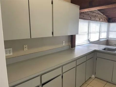 2624 14th Avenue N St Petersburg FL 33713