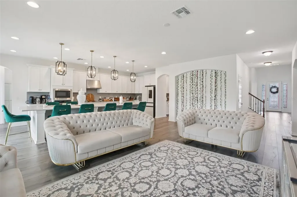 9508 Pyrenees Place Seffner FL 33584