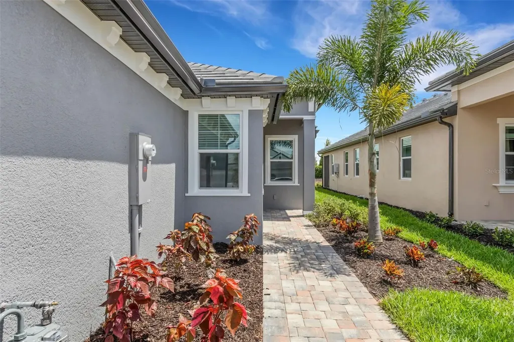 18181 Cherished Loop Bradenton FL 34211