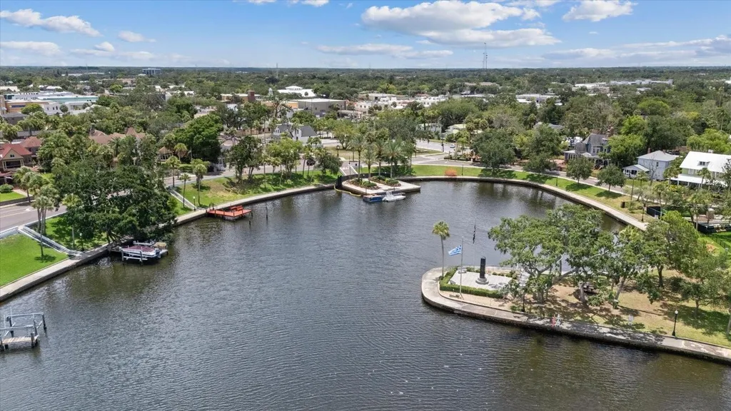 1410 Riverside Drive Tarpon Springs FL 34689