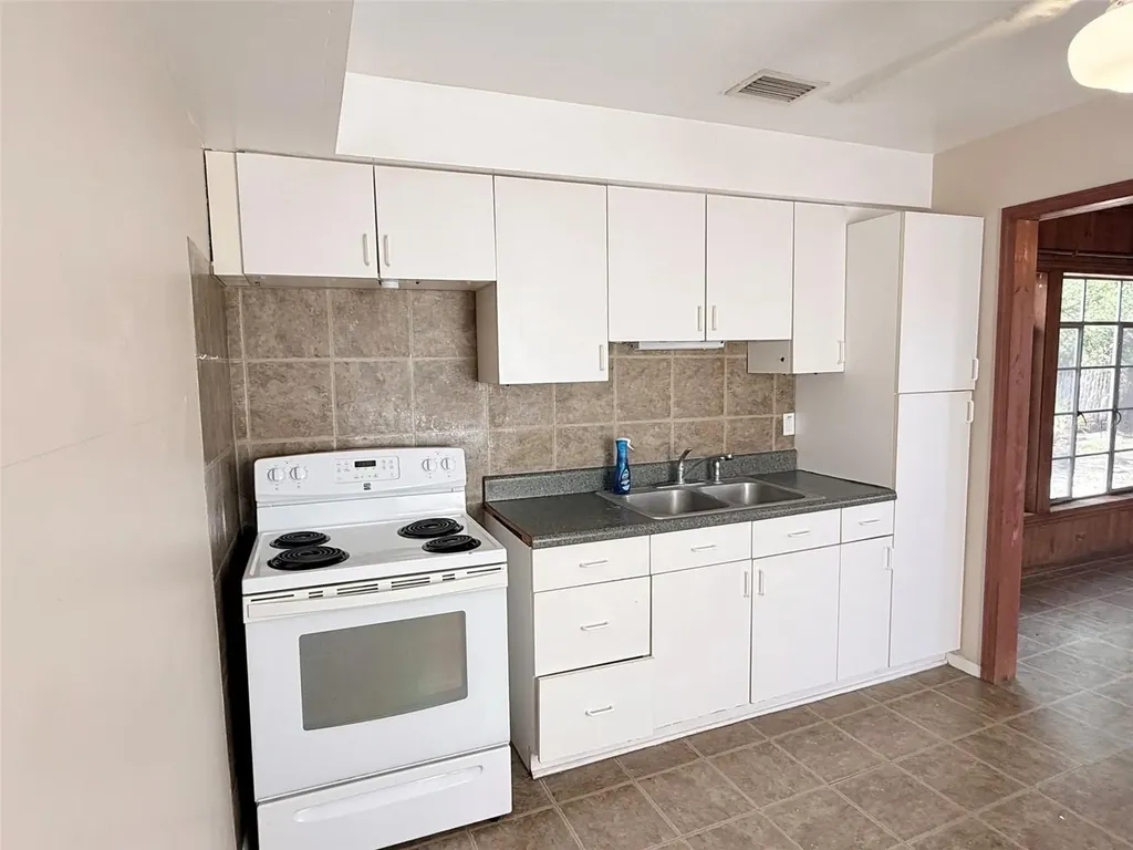 4935 Emerson Avenue S St Petersburg FL 33707