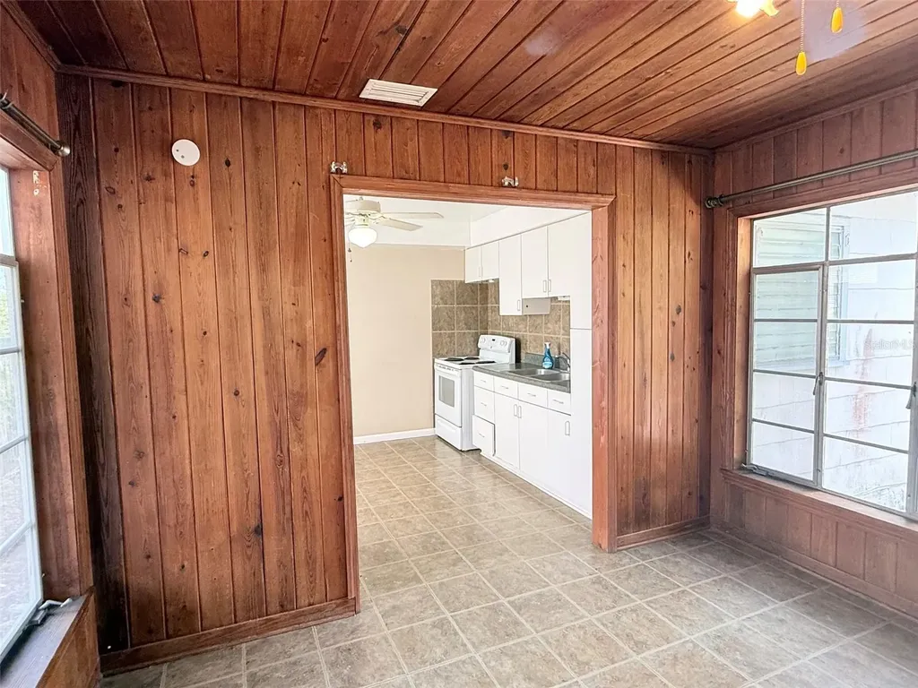 4935 Emerson Avenue S St Petersburg FL 33707