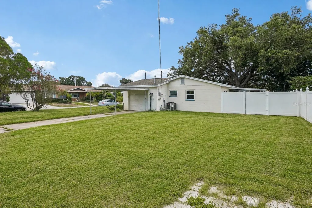1500 39th Street N St Petersburg FL 33713