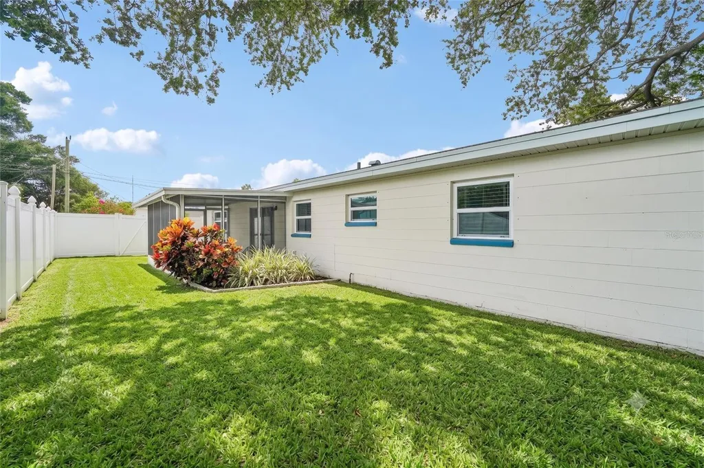 1500 39th Street N St Petersburg FL 33713