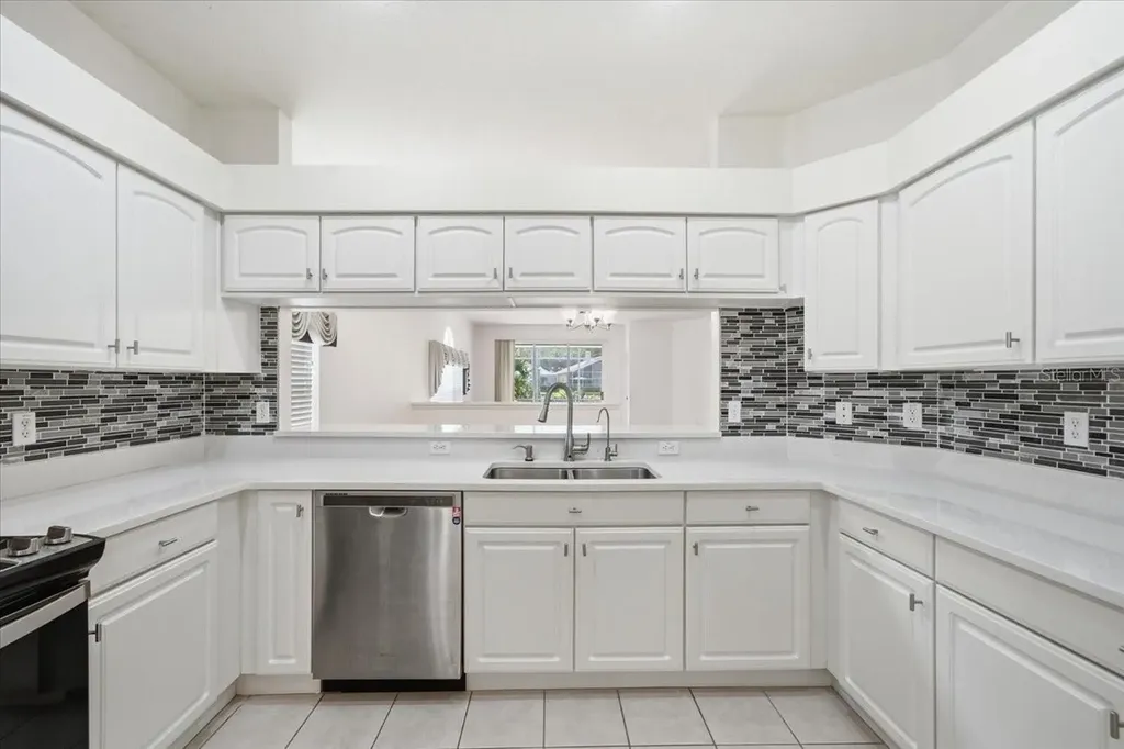 1333 Lindenwood Drive Tarpon Springs FL 34688