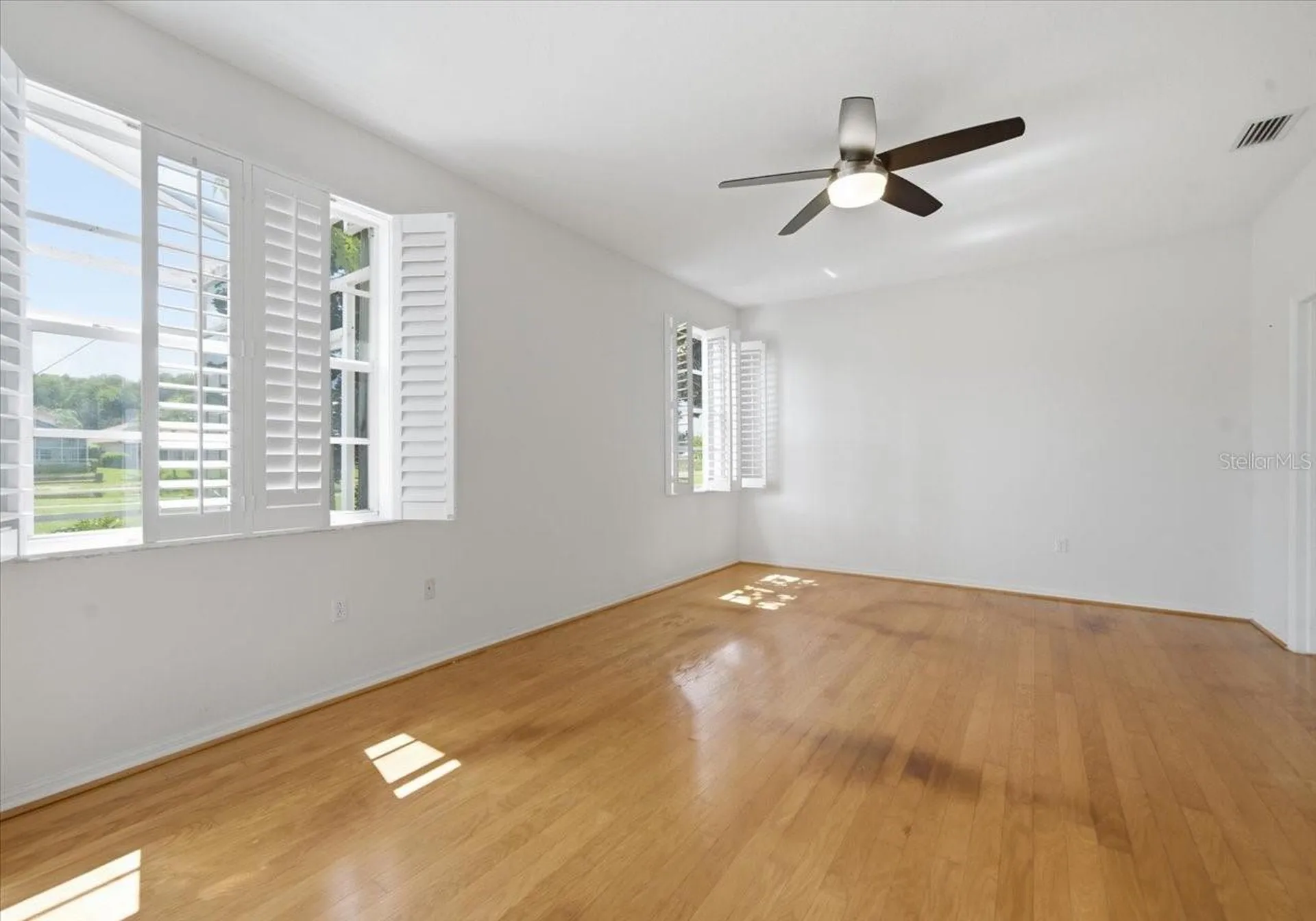 1333 Lindenwood Drive Tarpon Springs FL 34688