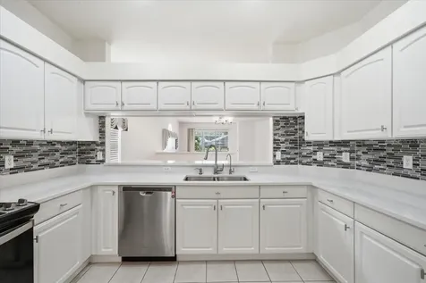 1333 Lindenwood Drive Tarpon Springs FL 34688