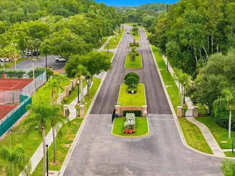 1333 Lindenwood Drive Tarpon Springs FL 34688