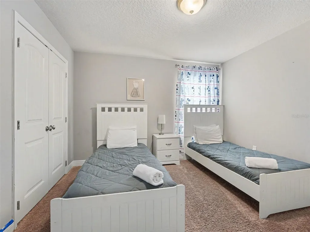 4127 Oak Tree Drive Davenport FL 33837
