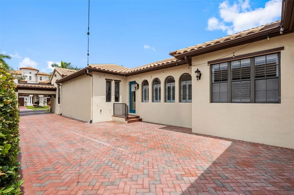 6022 Beacon Shores Street Tampa FL 33616