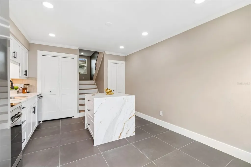 4223 La Palma Court Tampa FL 33611