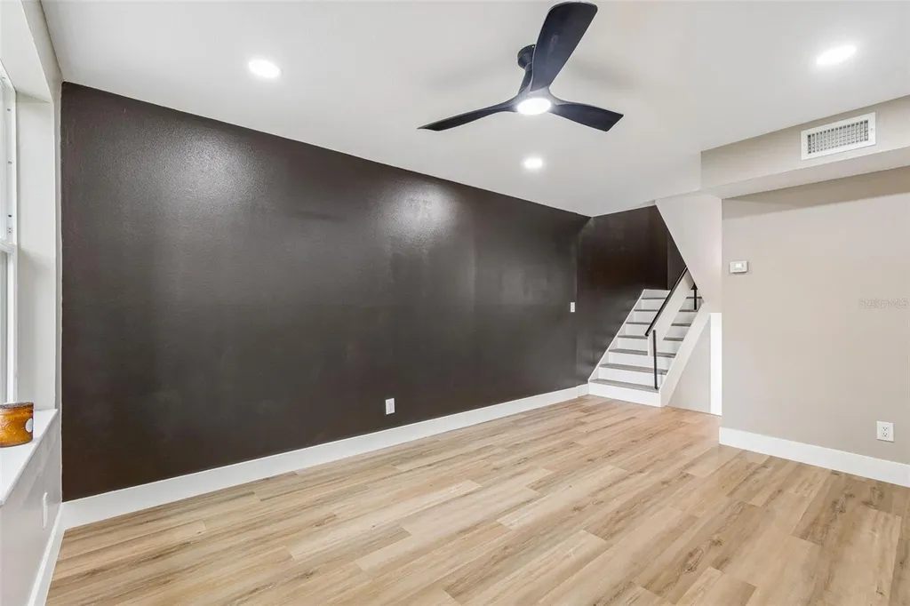 4223 La Palma Court Tampa FL 33611