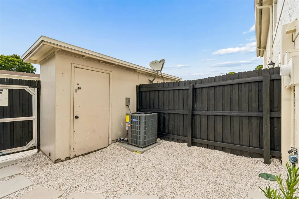 4223 La Palma Court Tampa FL 33611