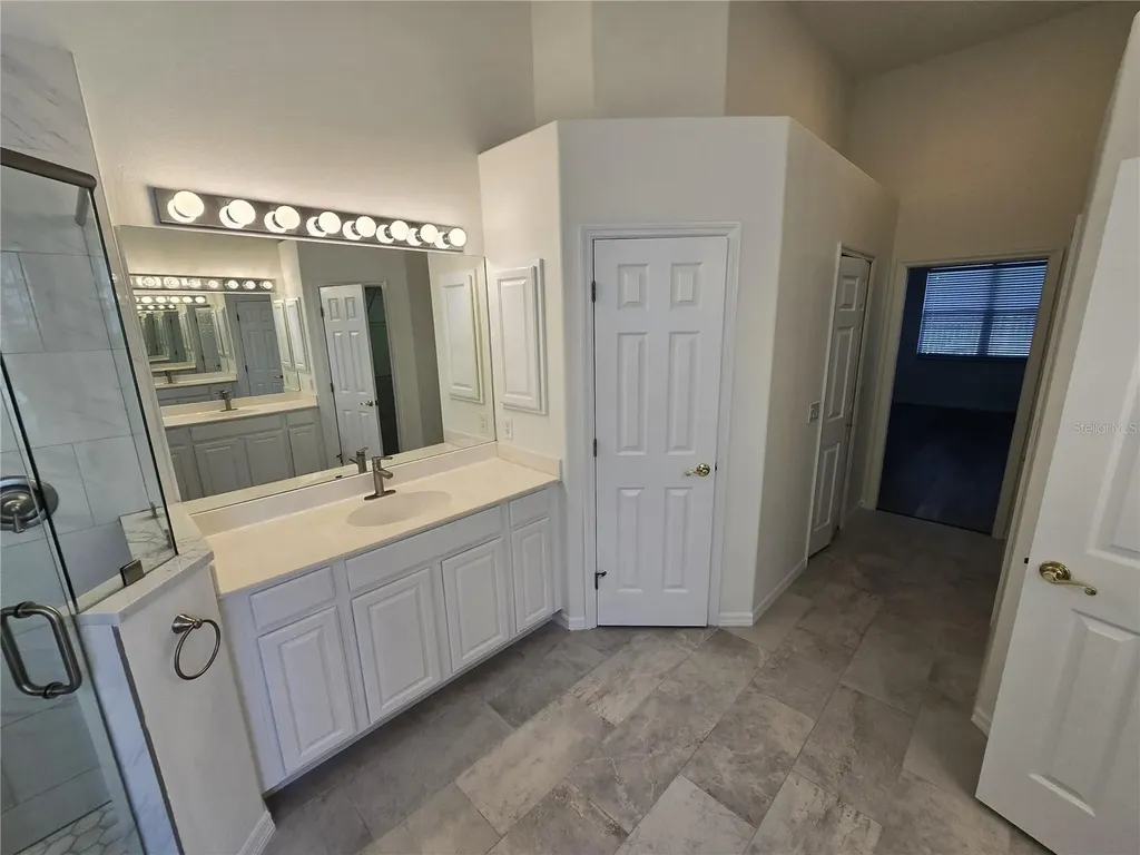8427 Sailing Loop Lakewood Ranch FL 34202