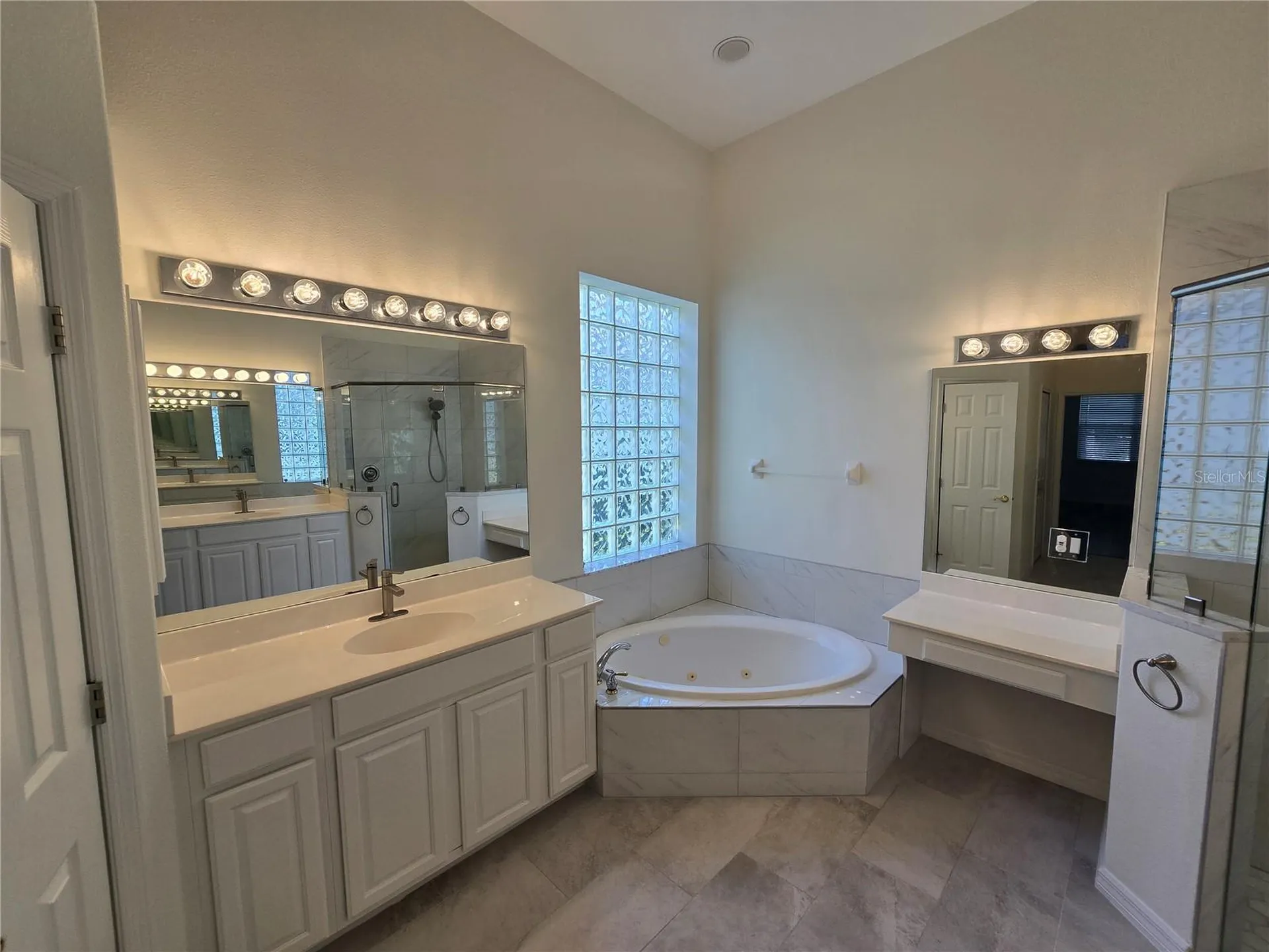 8427 Sailing Loop Lakewood Ranch FL 34202