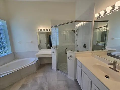 8427 Sailing Loop Lakewood Ranch FL 34202