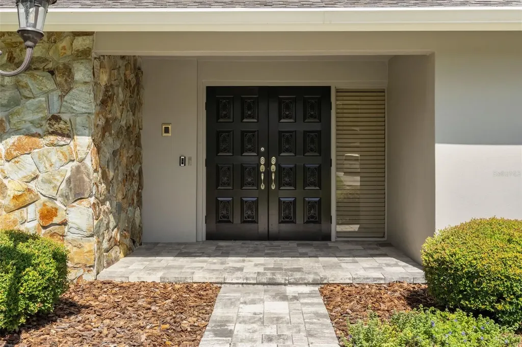 13916 Middle Park Drive Tampa FL 33624