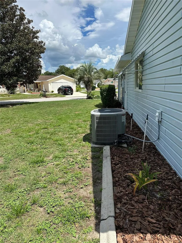 17966 SE 97th Court Summerfield FL 34491