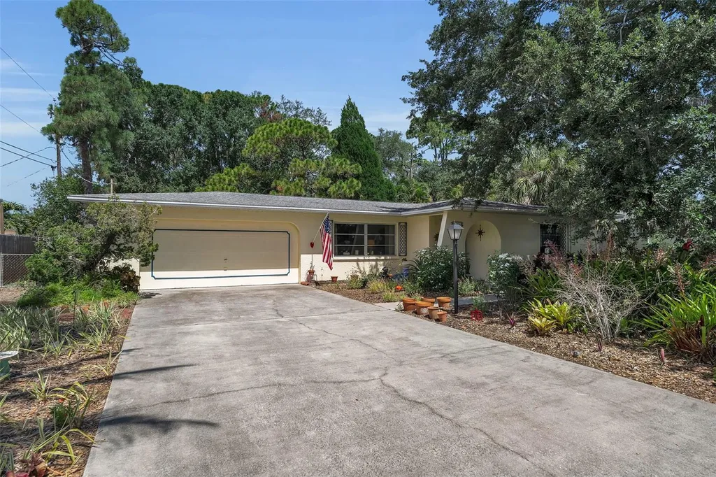1808 49th Street W Bradenton FL 34209
