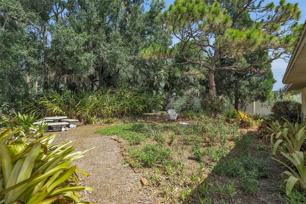 1808 49th Street W Bradenton FL 34209