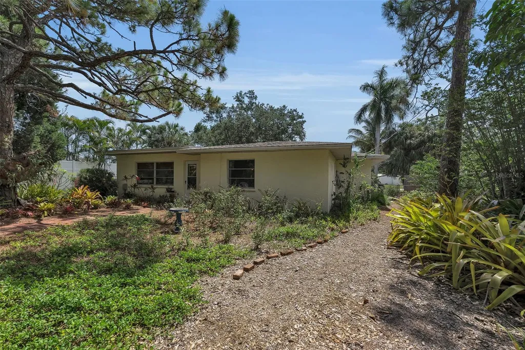 1808 49th Street W Bradenton FL 34209