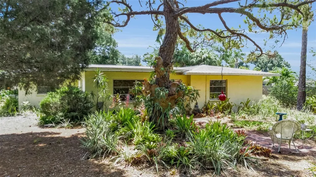 1808 49th Street W Bradenton FL 34209