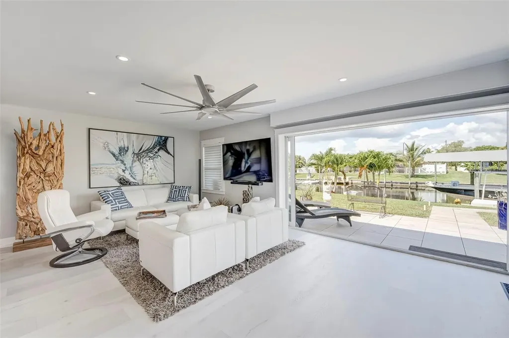 5204 Tower Drive Cape Coral FL 33904