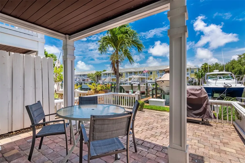 4779 Coquina Key Drive SE St Petersburg FL 33705