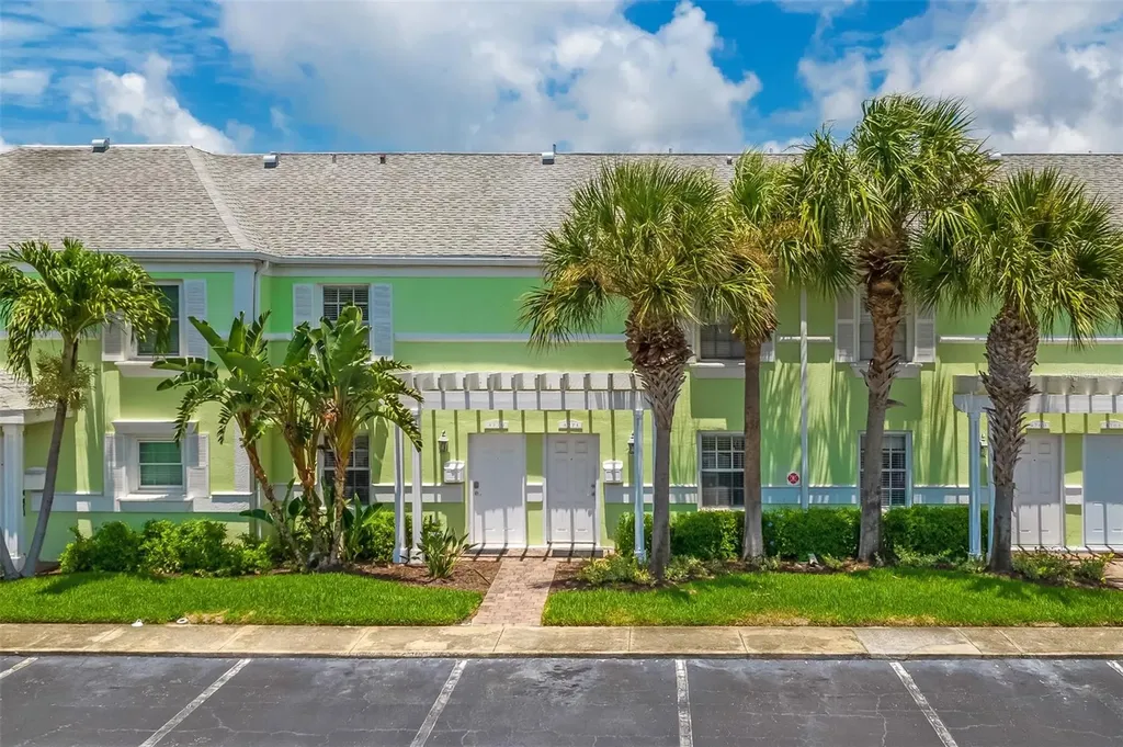4779 Coquina Key Drive SE St Petersburg FL 33705