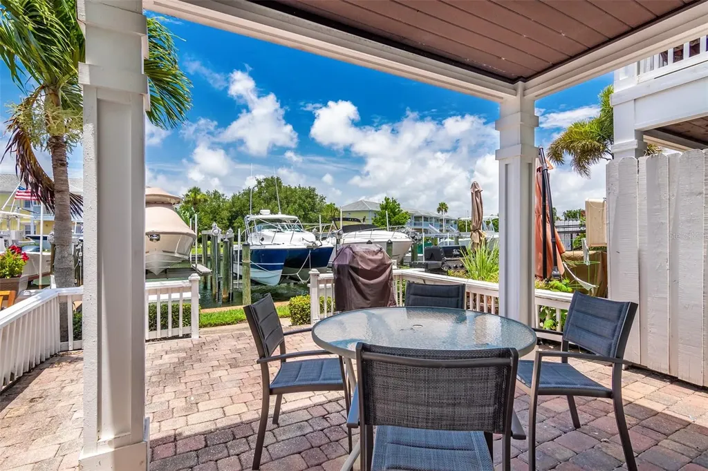 4779 Coquina Key Drive SE St Petersburg FL 33705