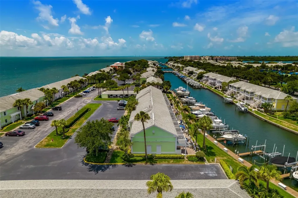 4779 Coquina Key Drive SE St Petersburg FL 33705