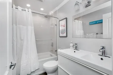 4779 Coquina Key Drive SE St Petersburg FL 33705