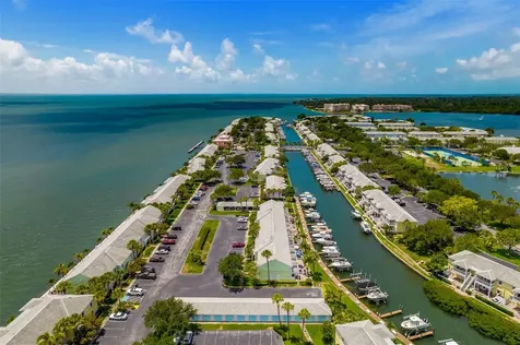 4779 Coquina Key Drive SE St Petersburg FL 33705