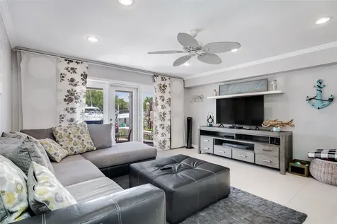 4779 Coquina Key Drive SE St Petersburg FL 33705