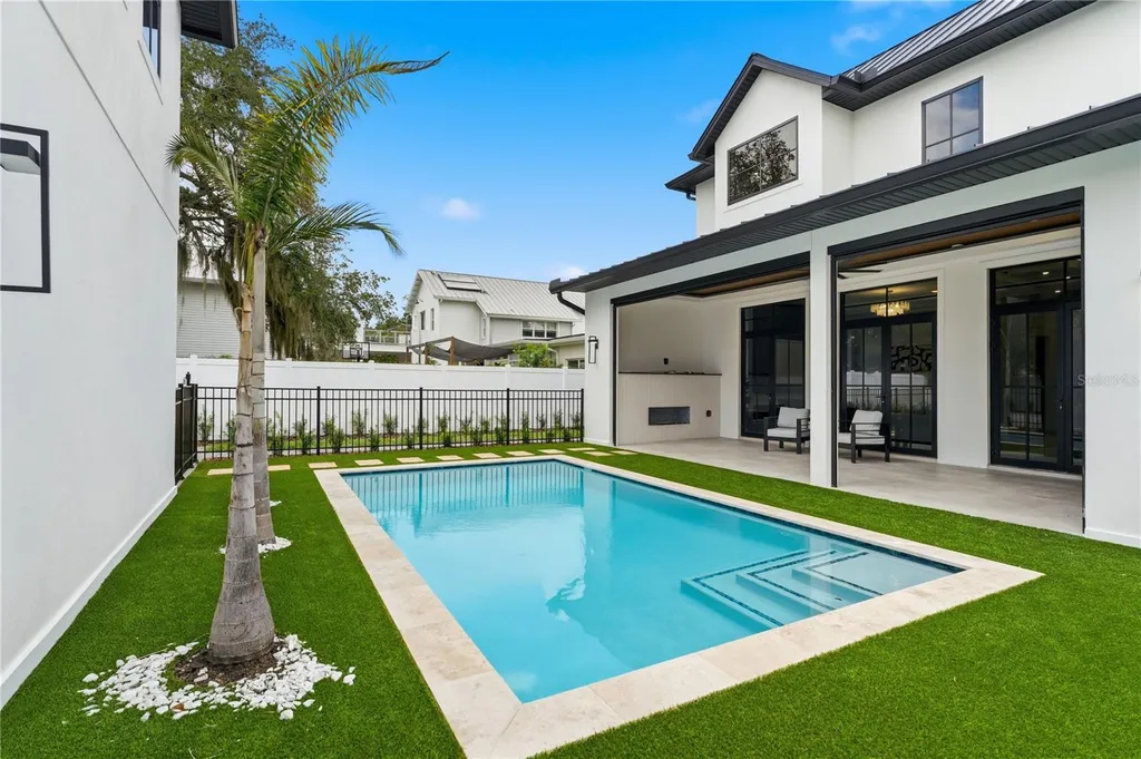 1222 Poinsettia Avenue Orlando FL 32804