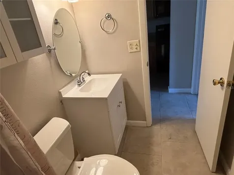 3814 N Lake Drive Tampa FL 33614