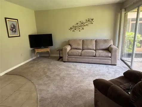 3814 N Lake Drive Tampa FL 33614