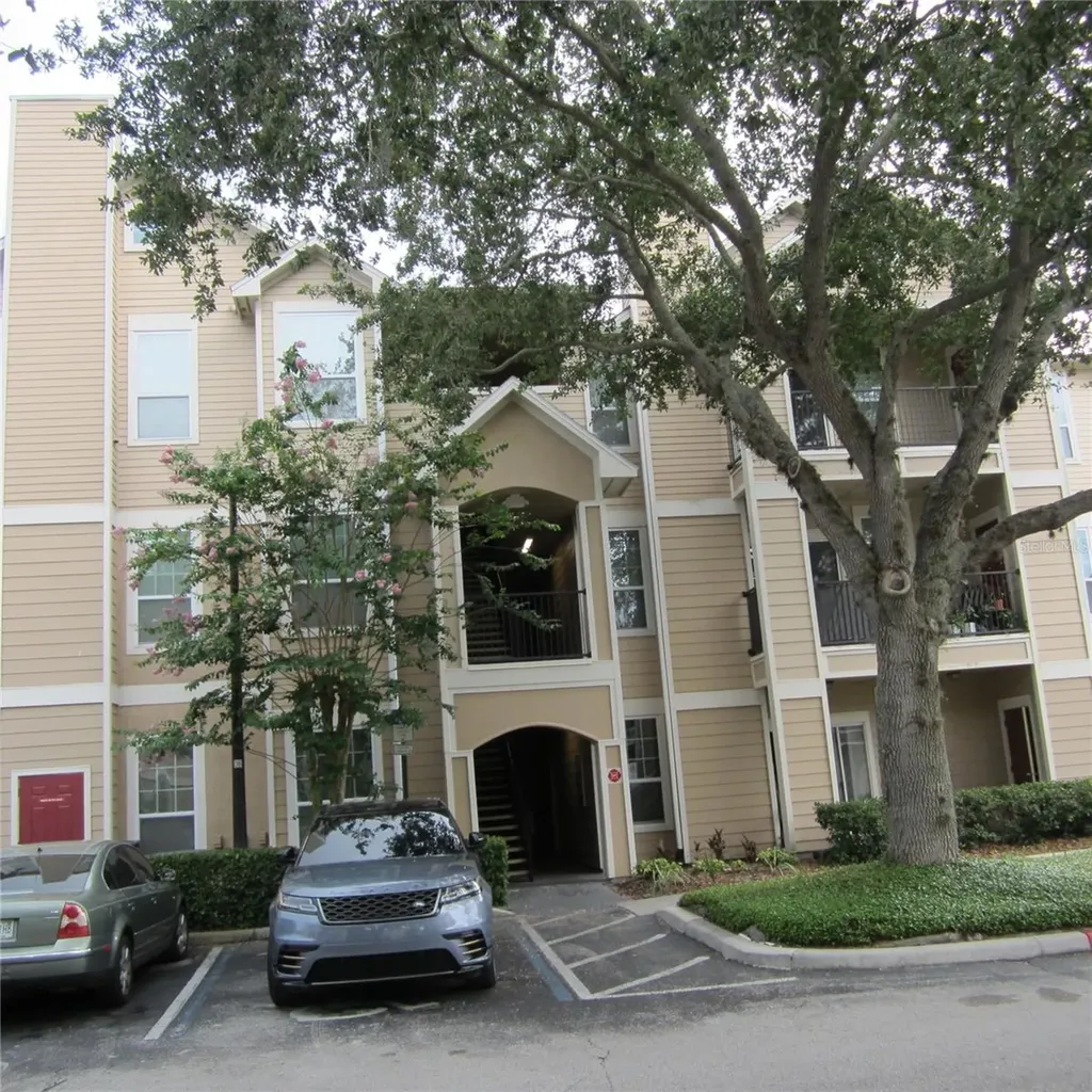 1985 Erving Circle Ocoee FL 34761