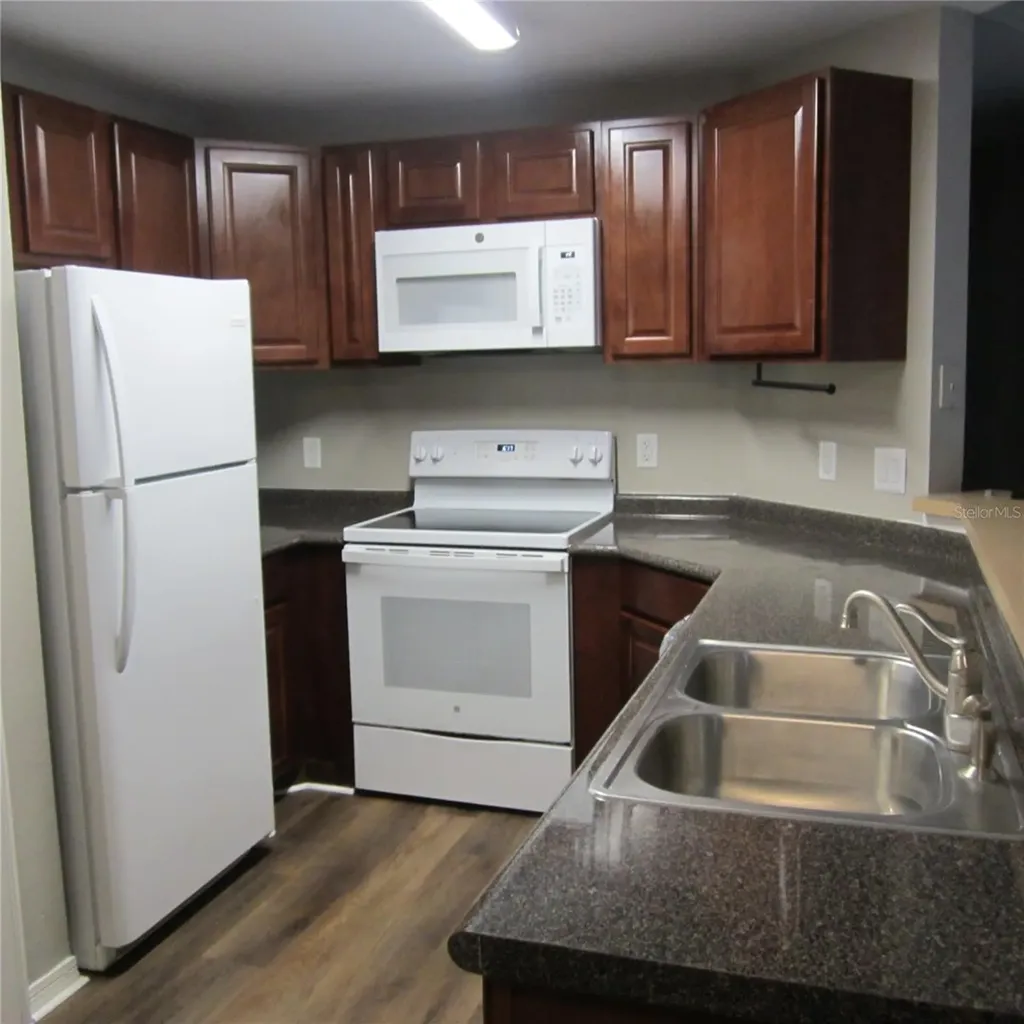 1985 Erving Circle Ocoee FL 34761