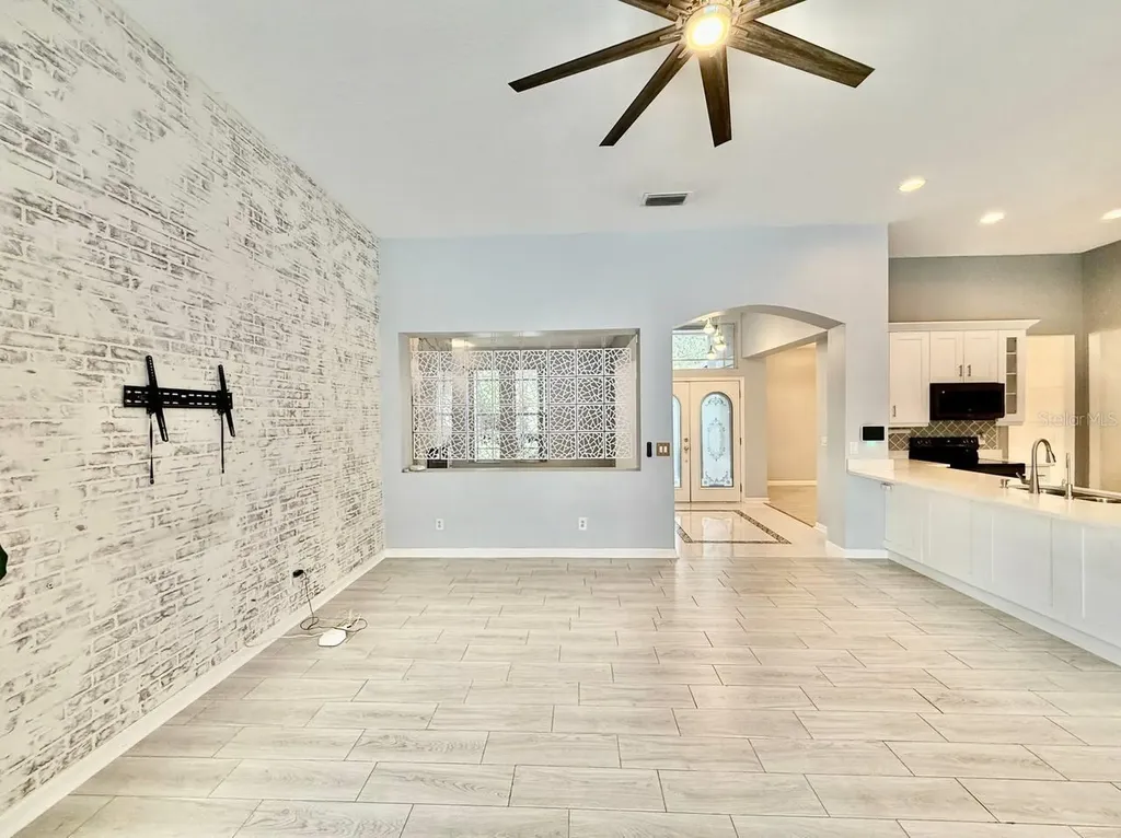 4301 River Close Boulevard Valrico FL 33596