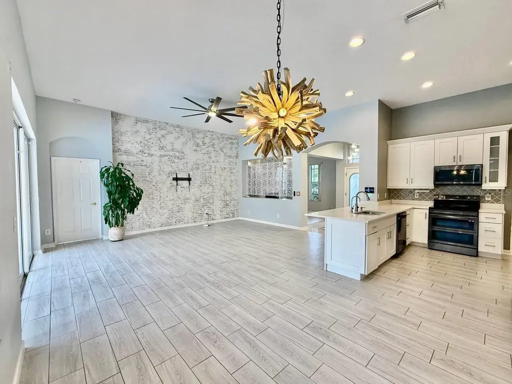 4301 River Close Boulevard Valrico FL 33596