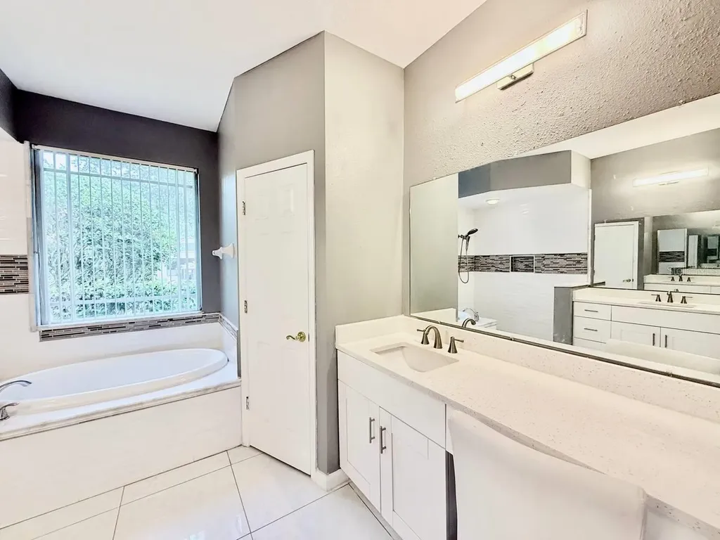 4301 River Close Boulevard Valrico FL 33596