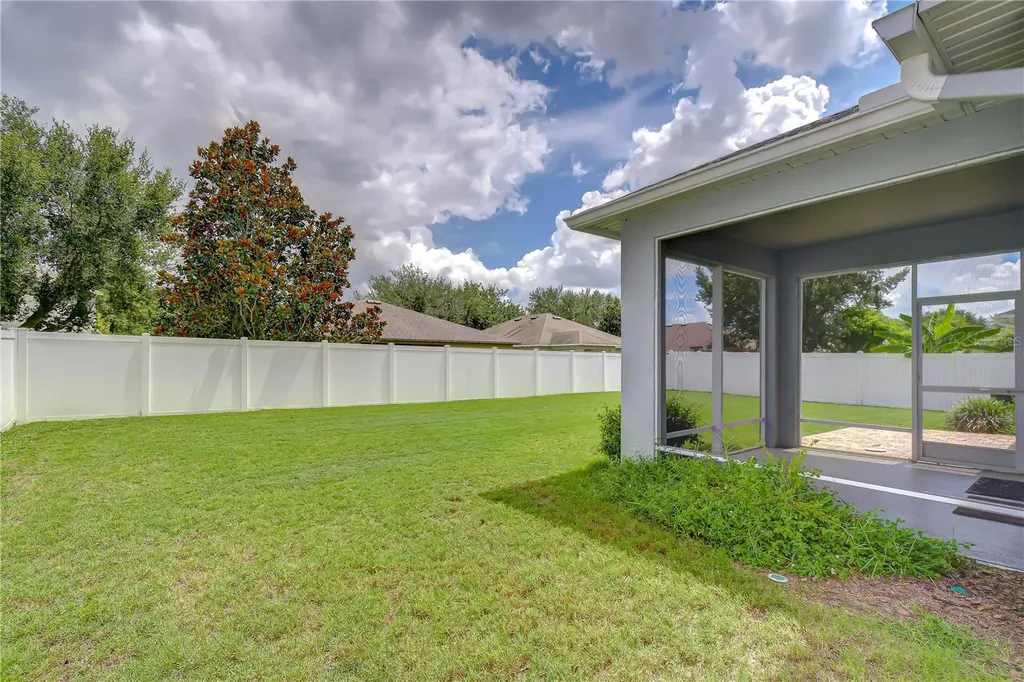 426 Summerlyn Drive Valrico FL 33594