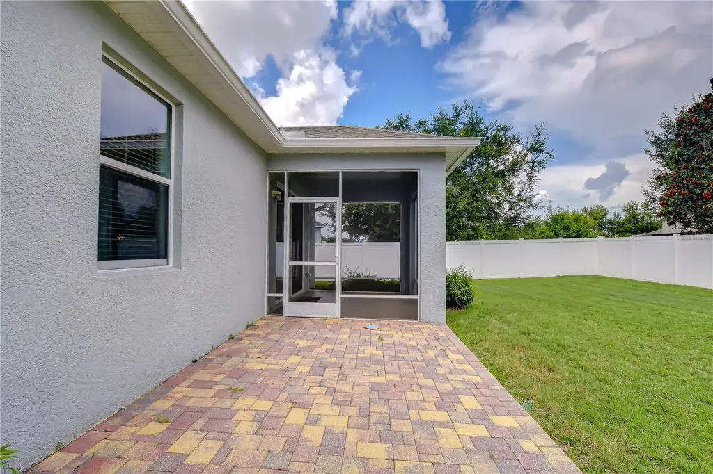 426 Summerlyn Drive Valrico FL 33594