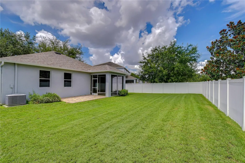 426 Summerlyn Drive Valrico FL 33594